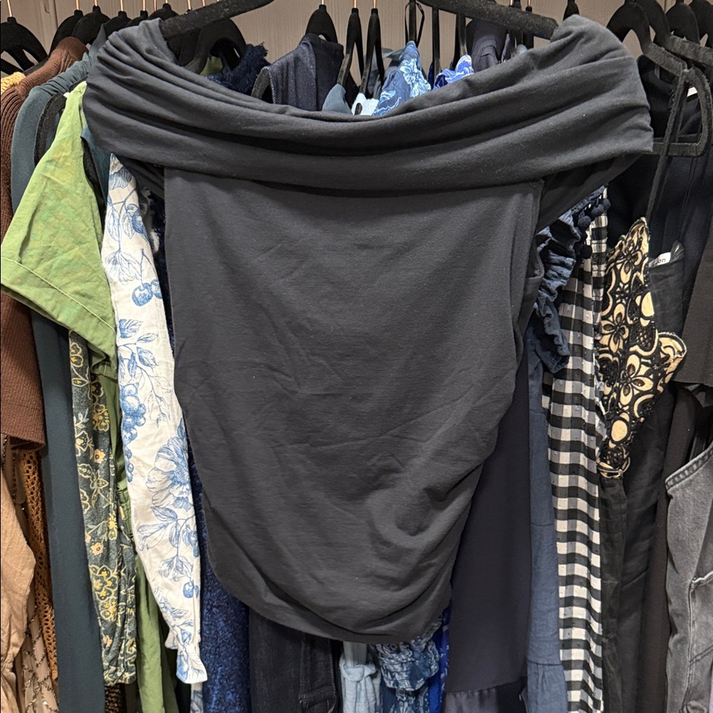 Abercrombie & Fitch Black Off-Shoulder Top